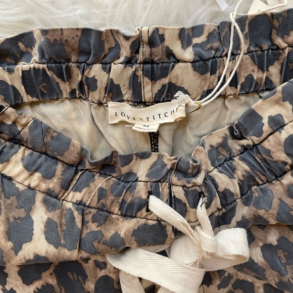 Leopard Print Drawstring Paper Bag Shorts M NWT - Picture 3 of 6